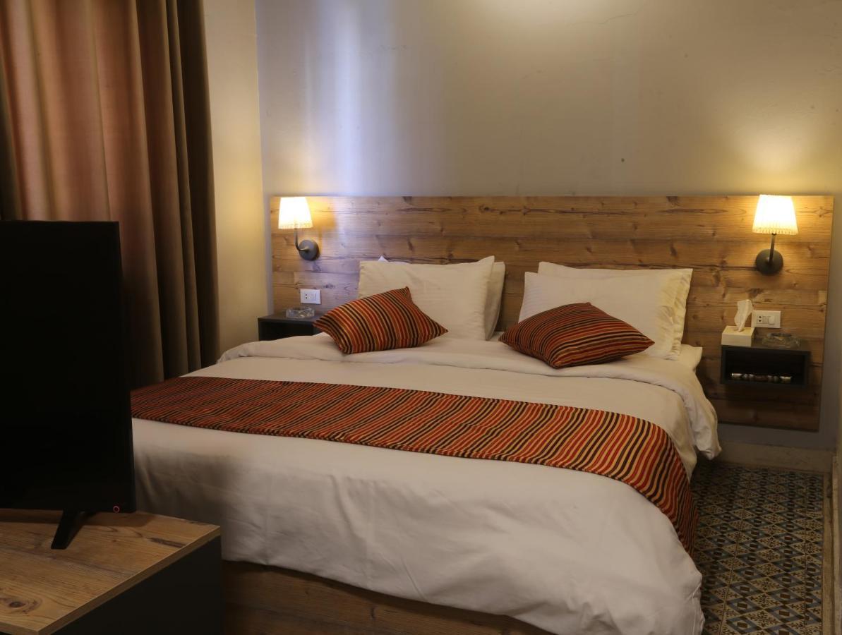 Riviera Hotel Amman Ngoại thất bức ảnh