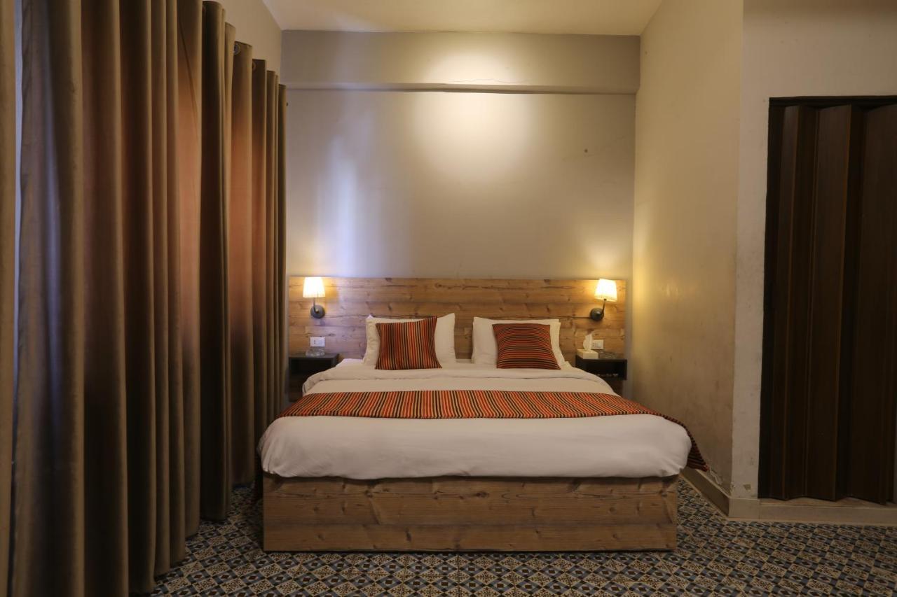 Riviera Hotel Amman Ngoại thất bức ảnh