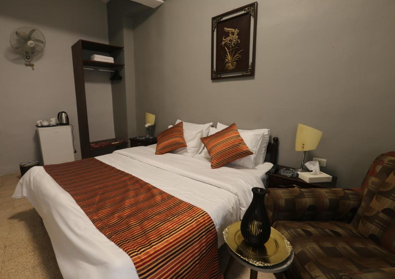 Riviera Hotel Amman Ngoại thất bức ảnh