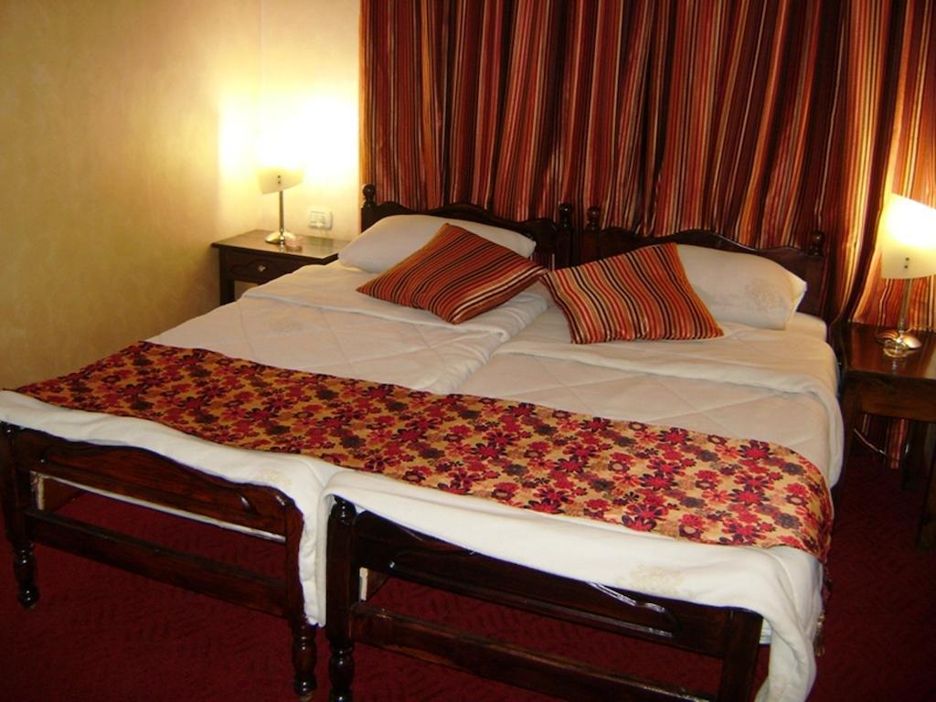 Riviera Hotel Amman Phòng bức ảnh