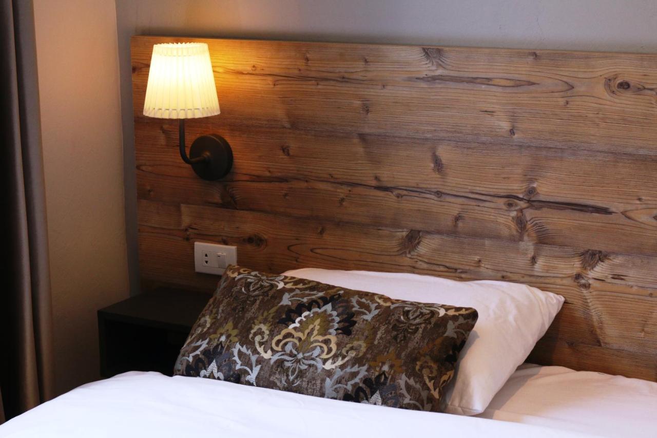 Riviera Hotel Amman Ngoại thất bức ảnh